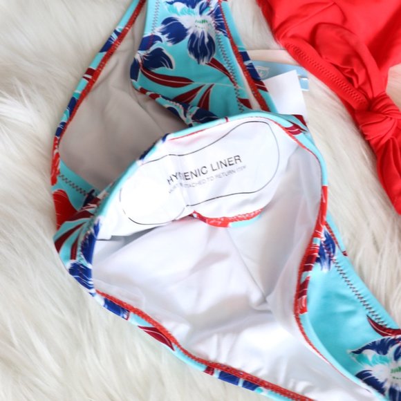 Red & Floral Textured Sporty Bikini - Picture 5 of 9